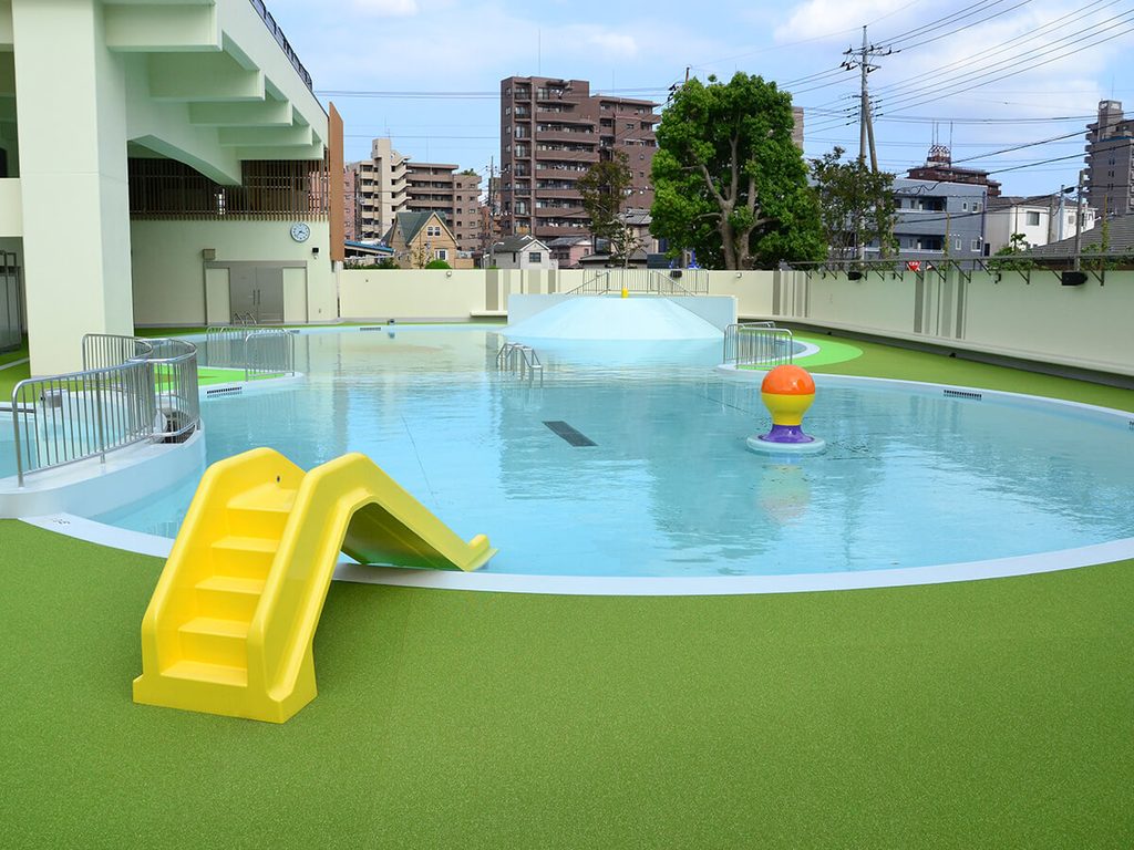 戸田市こどもの国のプールの様子