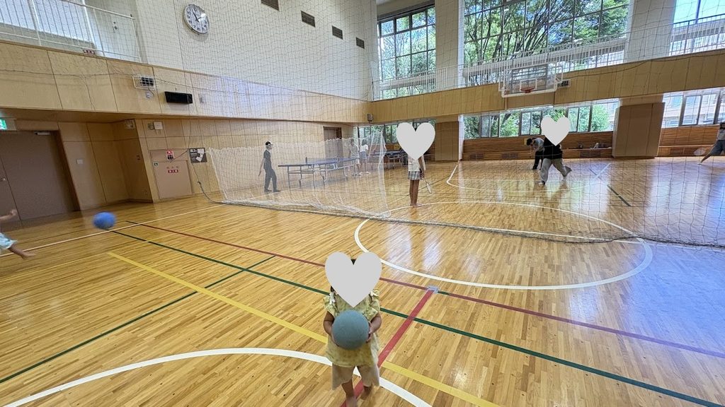戸田市こどもの国の軽体育室の様子